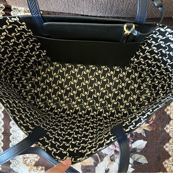 TORY BURCH Retro Batik Blake Floral Printed Tote Bag With An Attached Wristlet - Picture 6 of 15